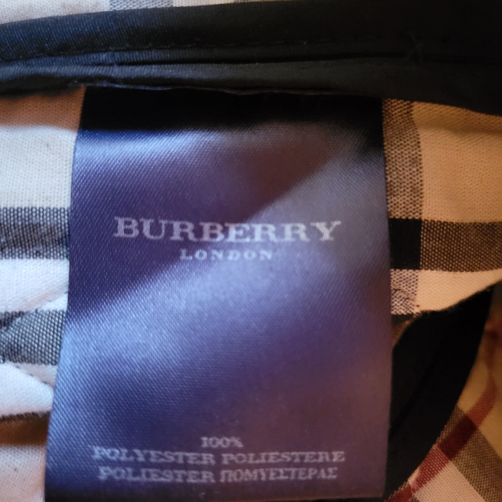 Burberry Quilted Nylon Barn Jacket In Black/Sand, Burberry Check Lining, EUC, L - Picture 15 of 16